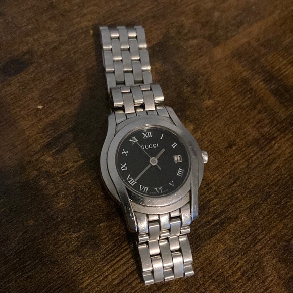 Woman’s Gucci Watch - Picture 1 of 2